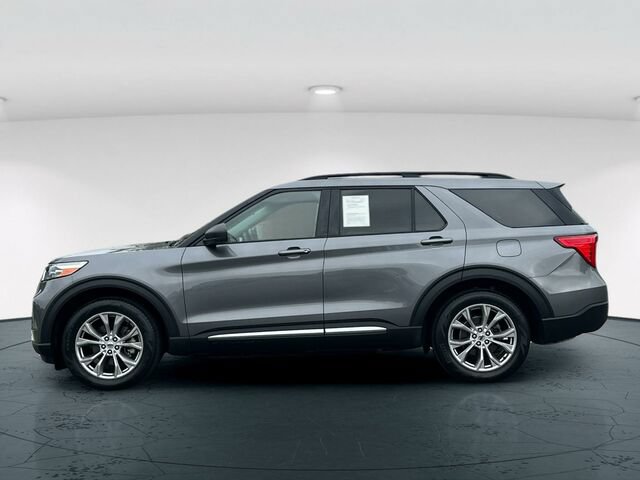 Used 2022 Ford Explorer XLT w/ Equipment Group 202A RWD image 3