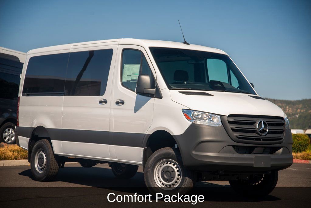 Used 2025 Mercedes-Benz Sprinter 2500 image 3