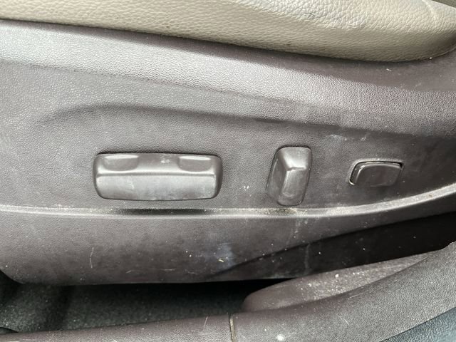 Used 2012 Hyundai Tucson Limited image 16