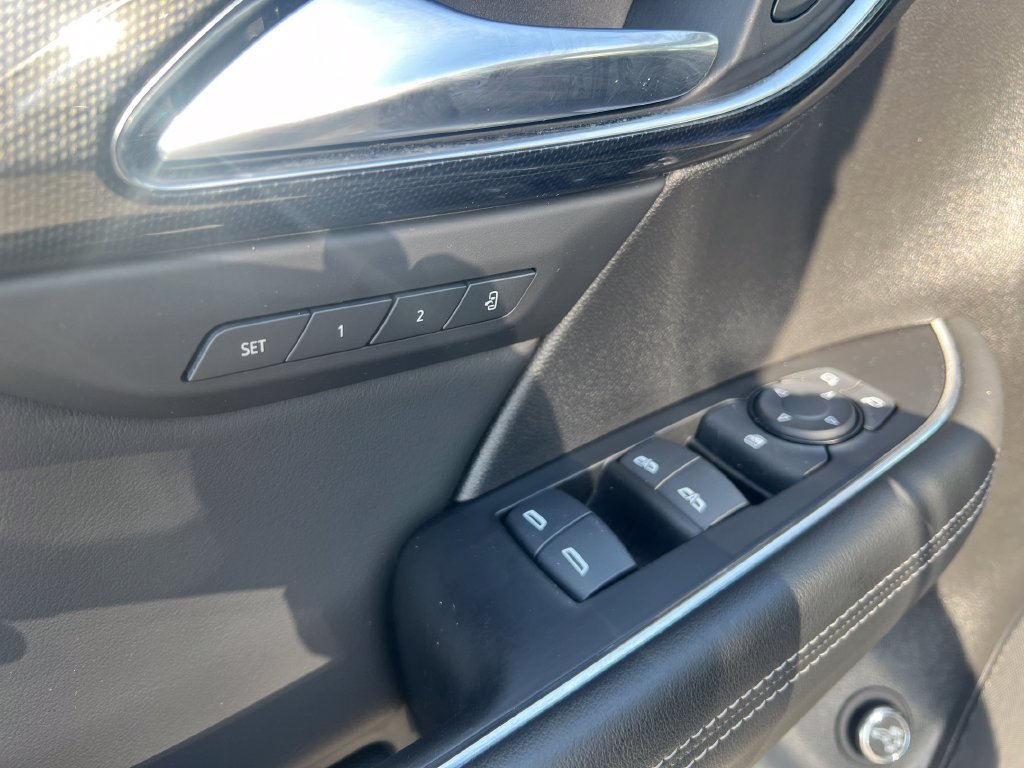 Used 2023 Buick Envision Essence AWD/4WD image 14