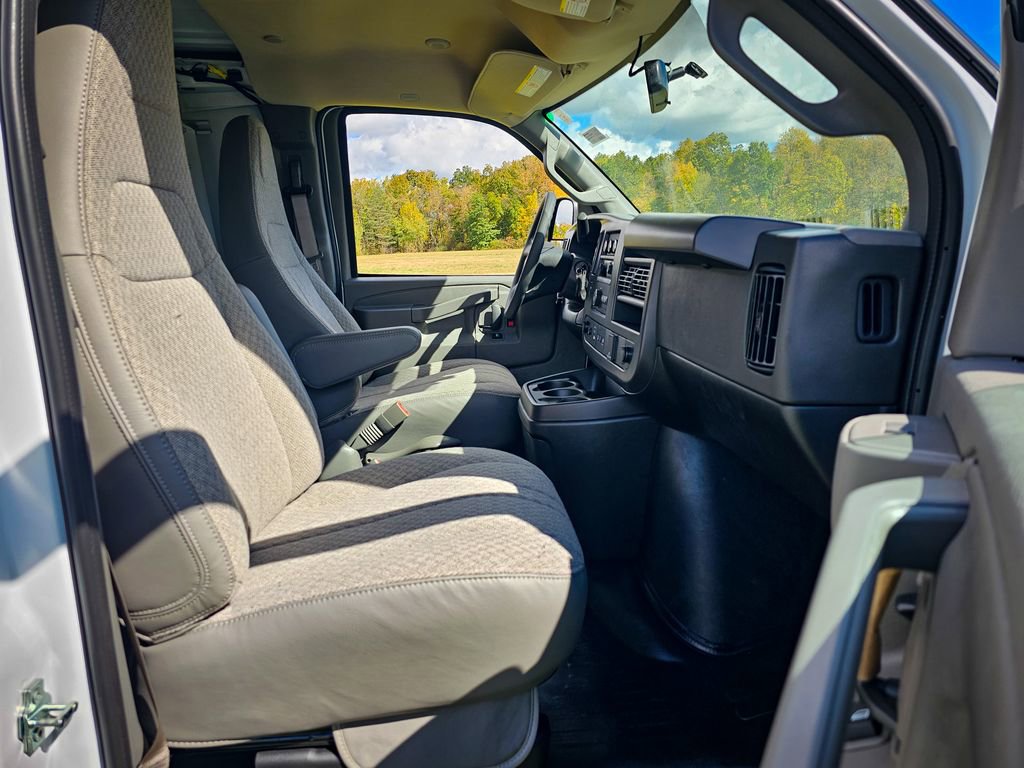 New 2025 GMC Savana 3500 Work Van 3D Cargo Van w/ Driver Convenience Package image 27
