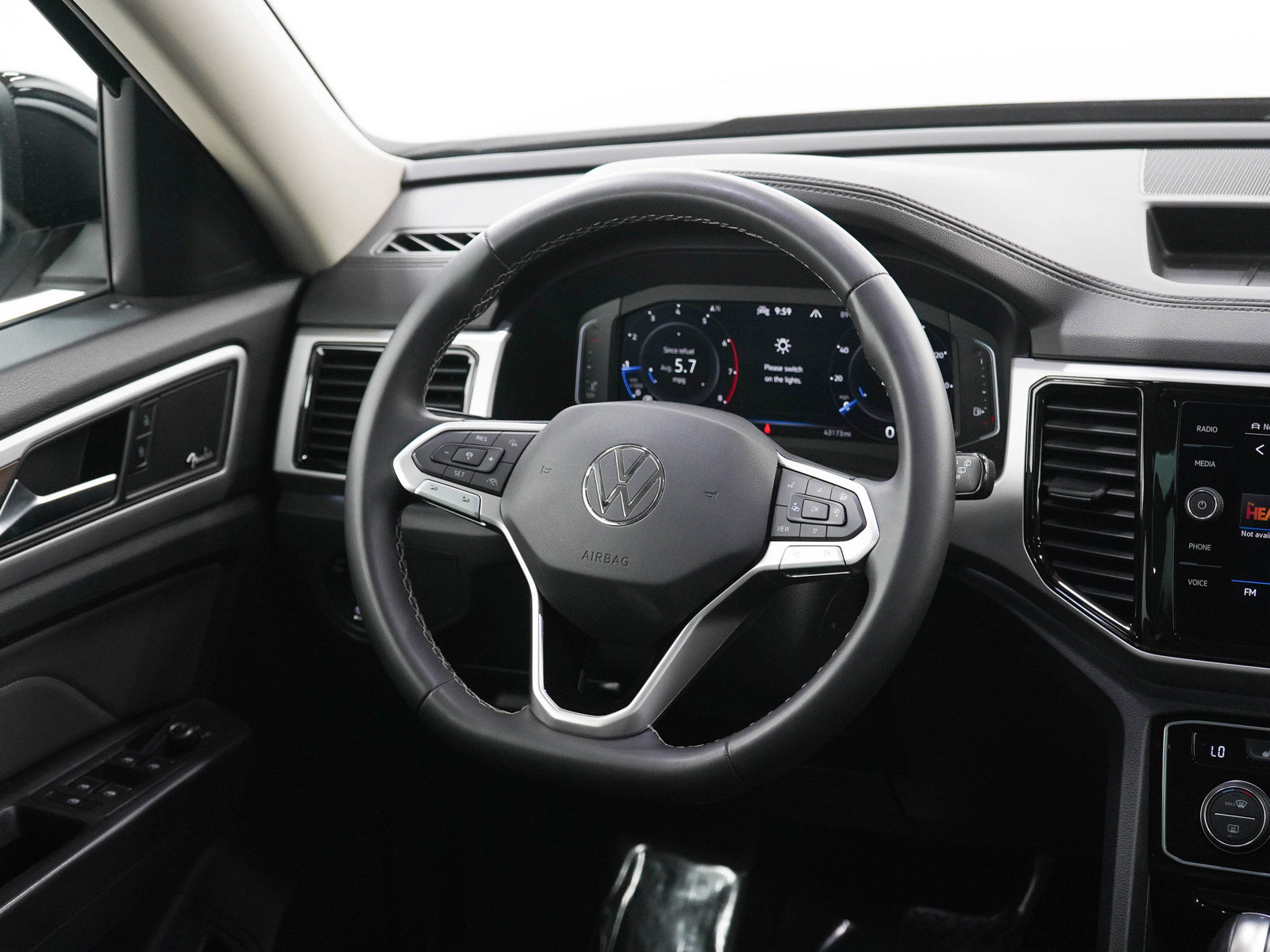 Used 2023 Volkswagen Atlas SEL AWD/4WD image 15