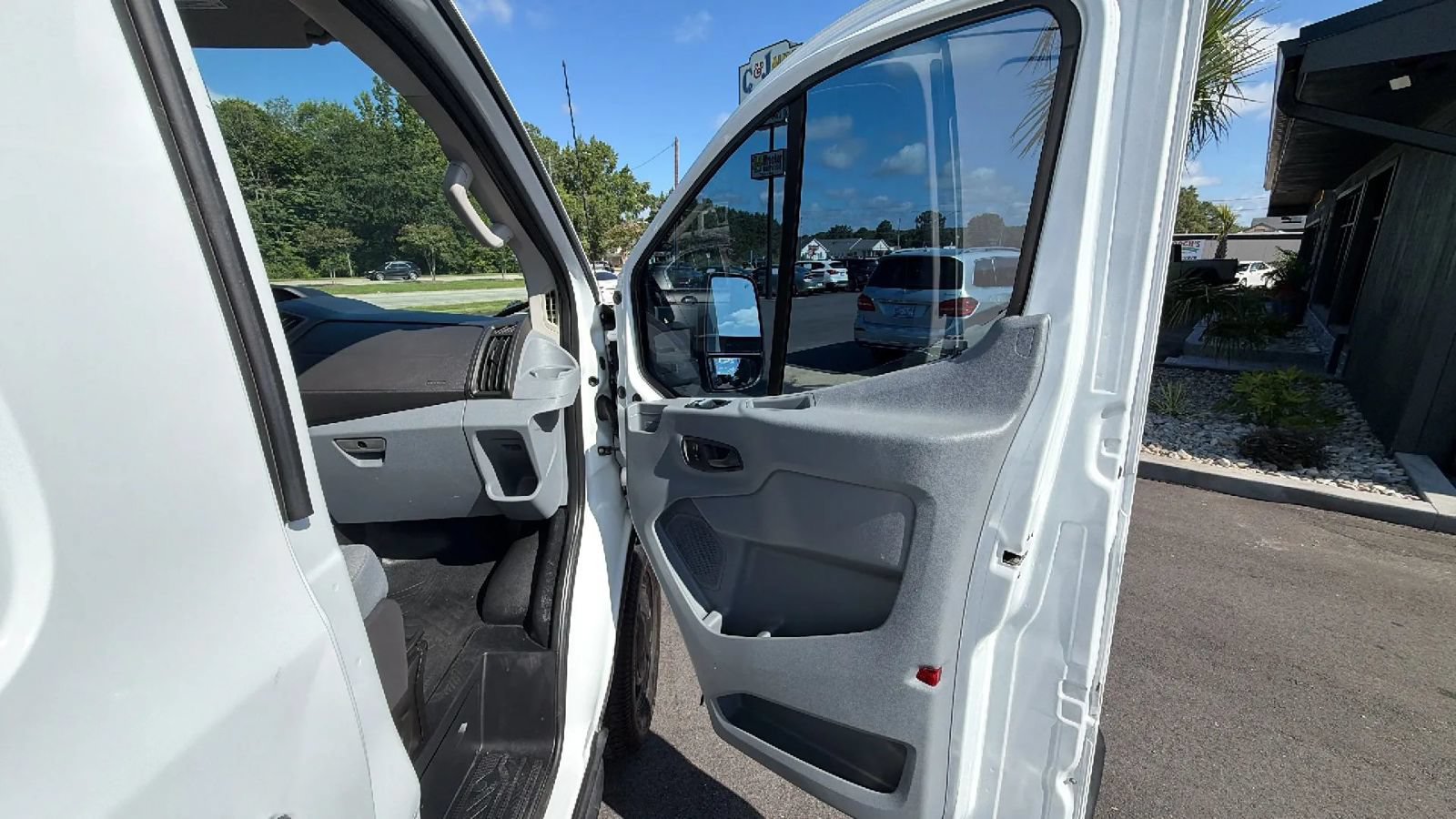 Used 2019 Ford Transit 250 130 Low Roof RWD image 15