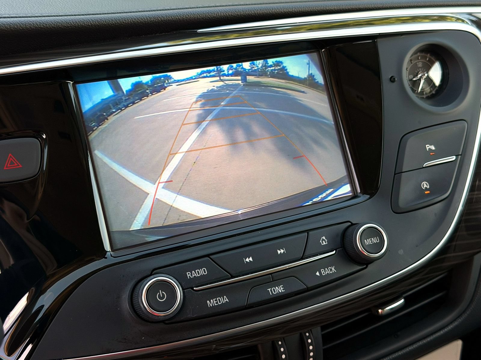 Used 2020 Buick Envision Essence FWD image 16
