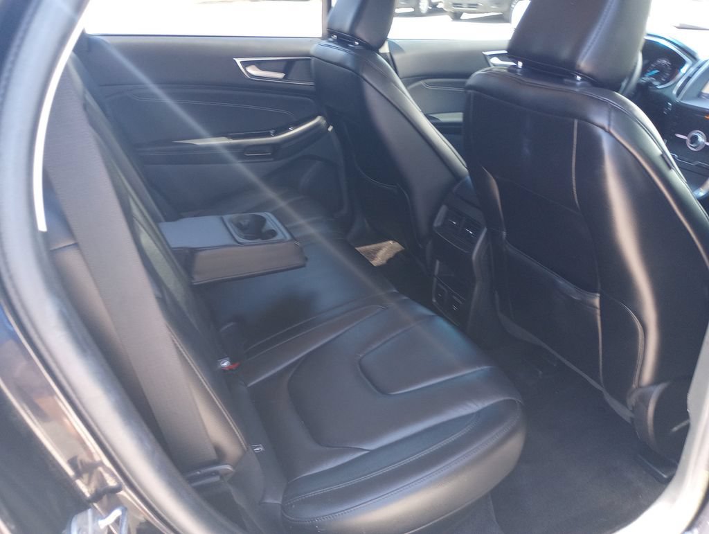 Used 2020 Ford Edge Titanium FWD image 12