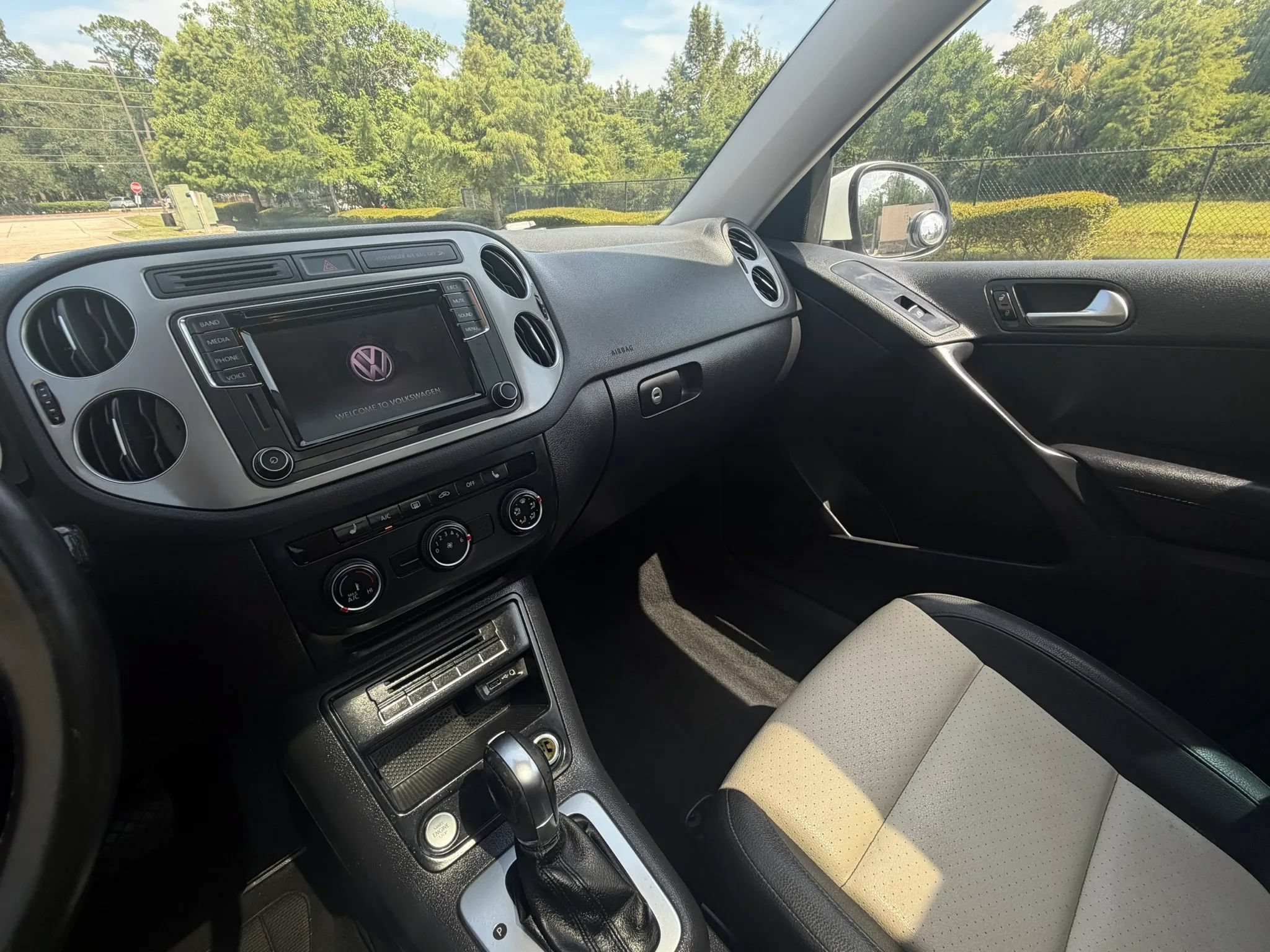 Used 2017 Volkswagen Tiguan Wolfsburg Edition FWD image 20
