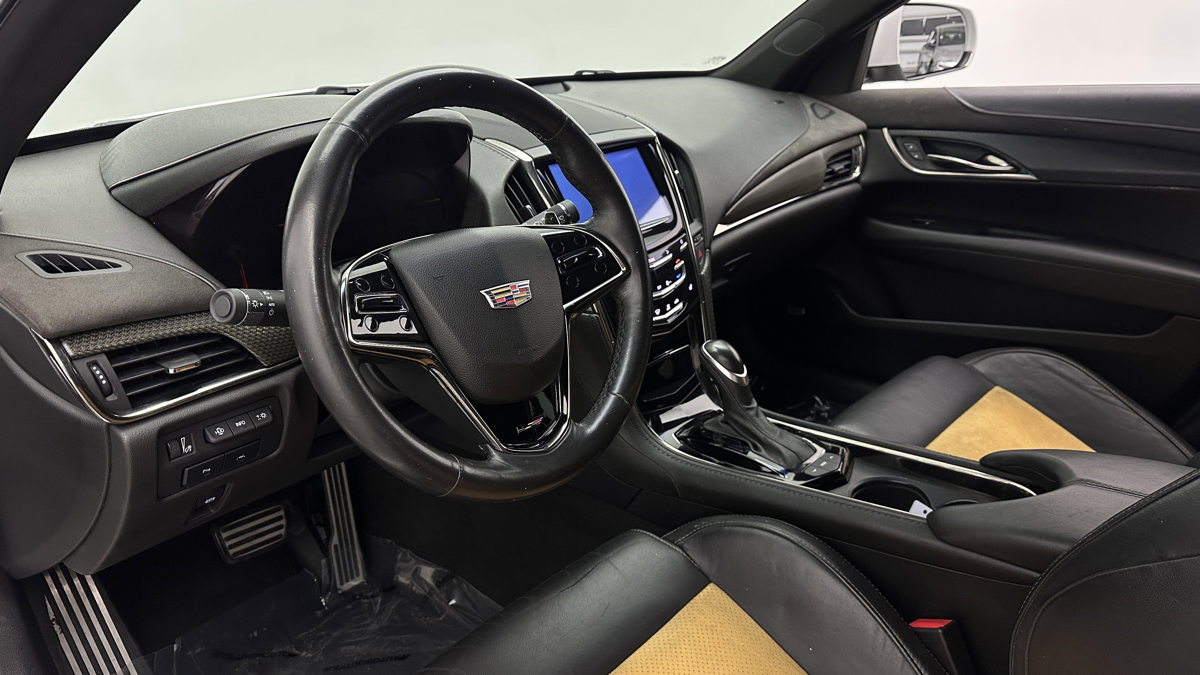 Used 2017 Cadillac ATS V w/ Luxury Package RWD image 11