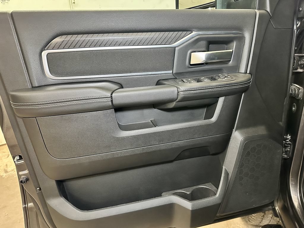 New 2026 RAM 2500 Big Horn AWD/4WD image 18