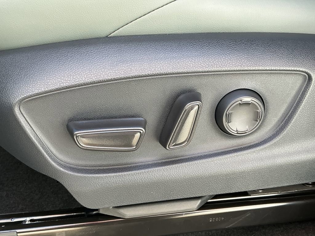 New 2025 Toyota Tacoma Trailhunter image 7