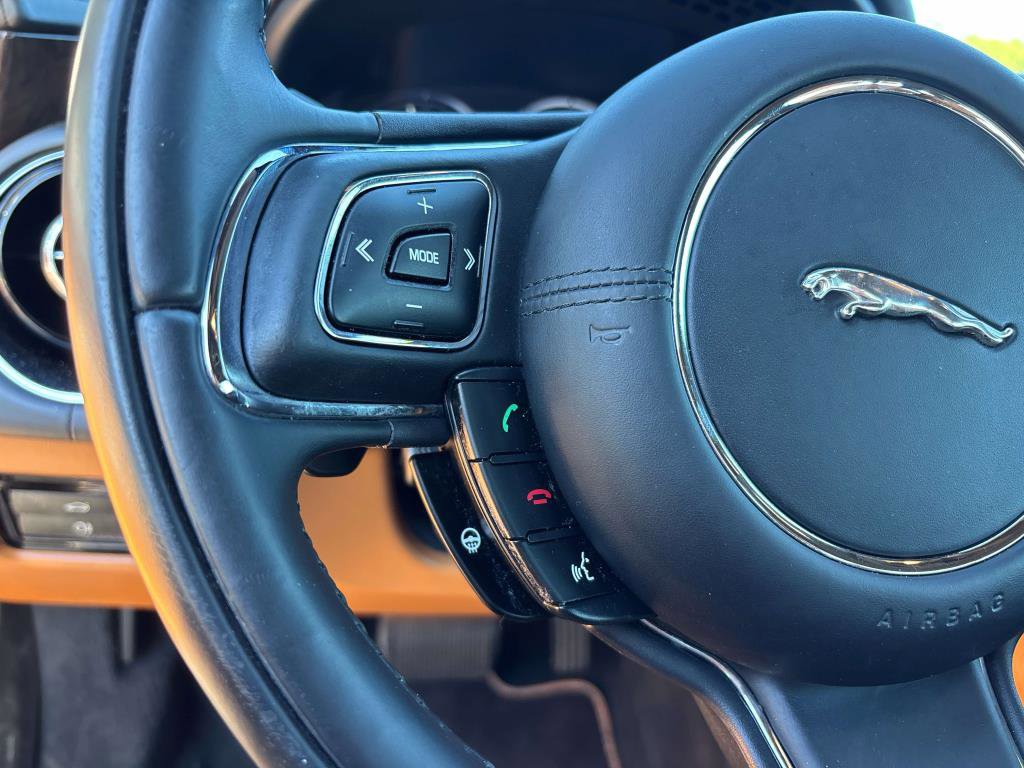 Used 2013 Jaguar XJ 4dr Sdn RWD RWD image 17