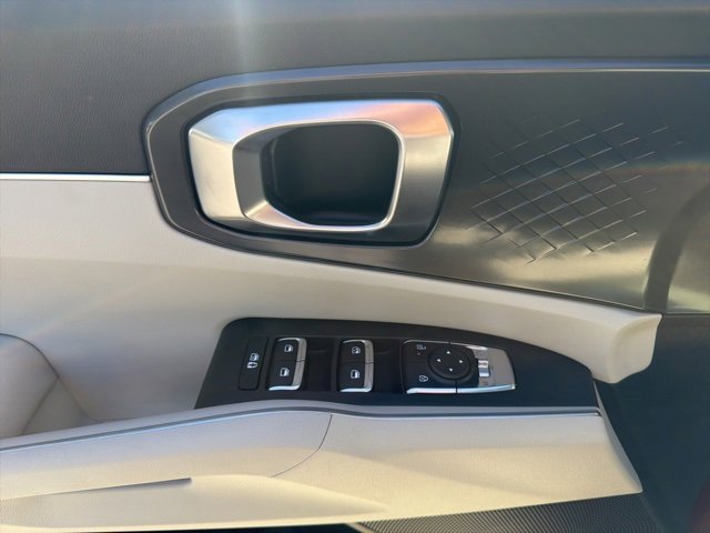 Used 2025 Kia Sorento S w/ Panoramic Sunroof Package image 12