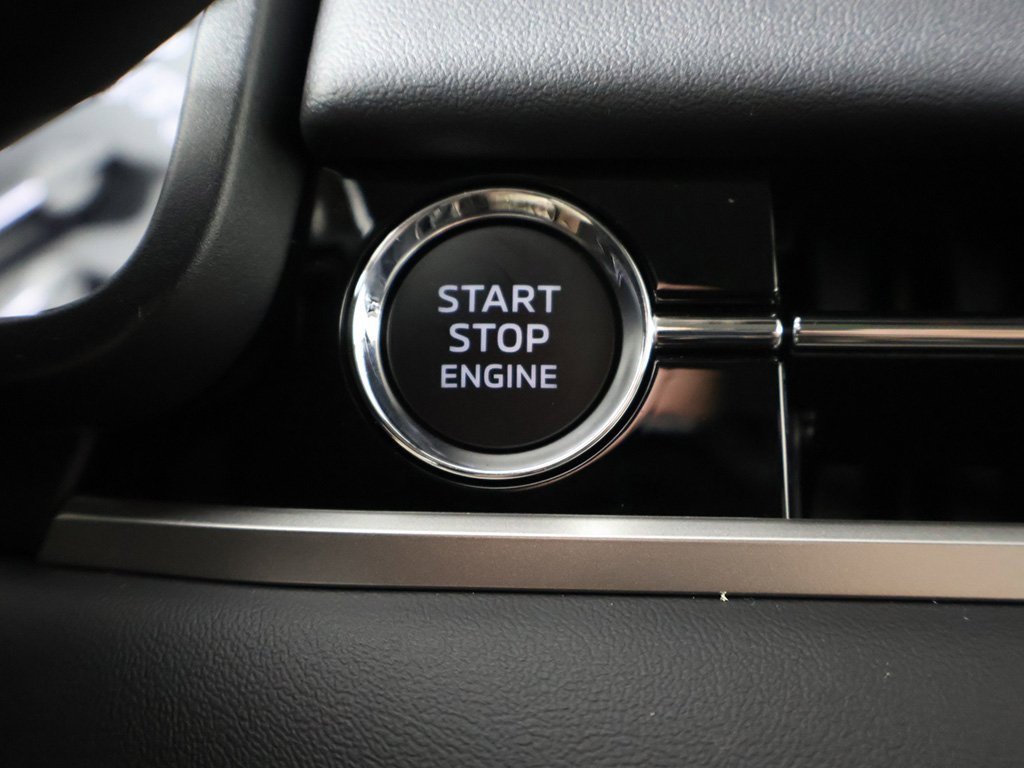 New 2025 Mitsubishi Outlander SE image 41