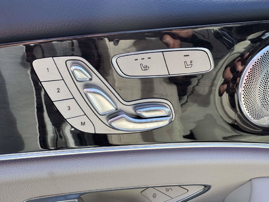 Used 2020 Mercedes-Benz E 350 4MATIC Sedan image 19
