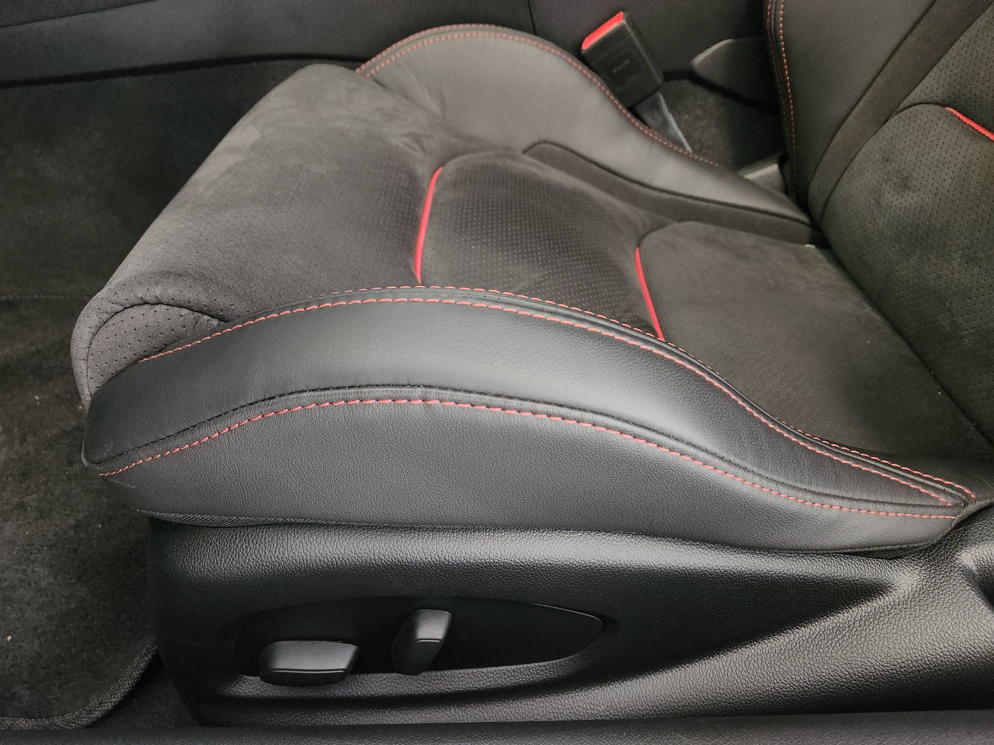 Used 2024 Chevrolet Camaro ZL1 RWD image 25
