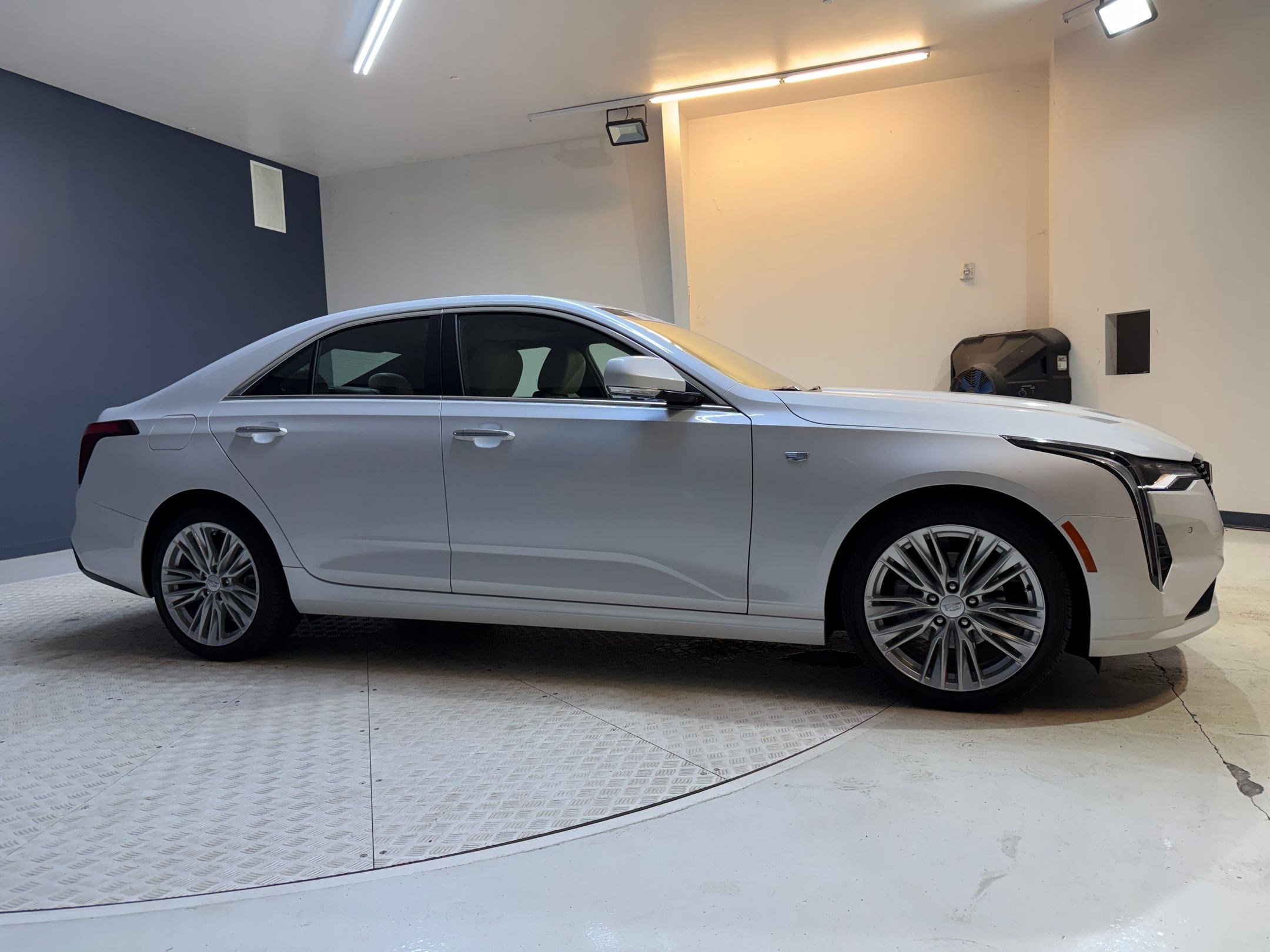 Certified 2025 Cadillac CT4 Premium Luxury RWD image 8