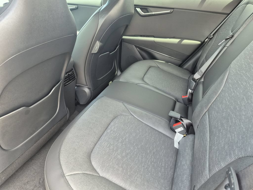 New 2026 Kia Niro Wave w/ Wave Preserve Package FWD image 12