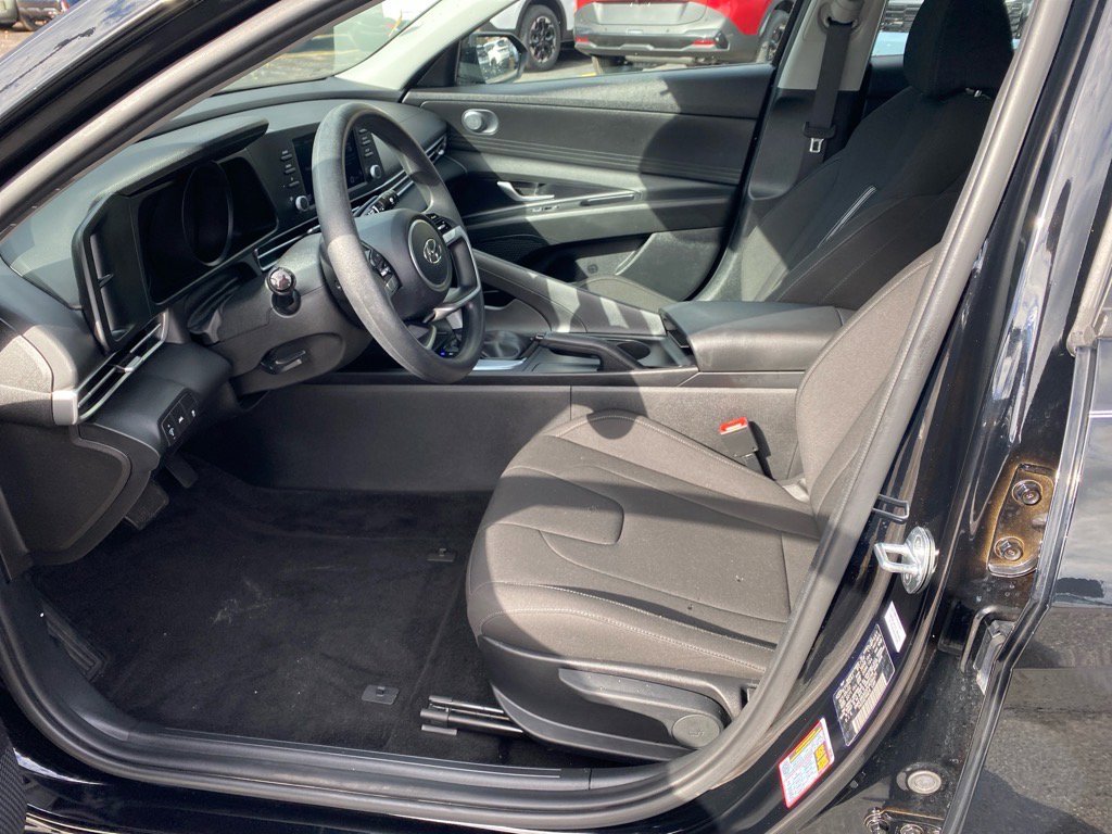 Used 2023 Hyundai Elantra SEL image 9