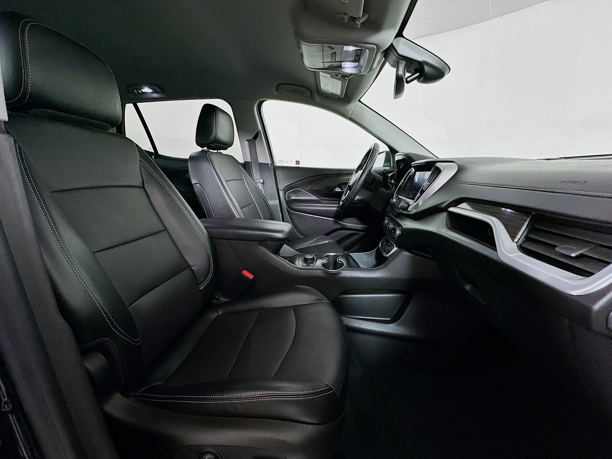 Used 2024 GMC Terrain SLT image 30