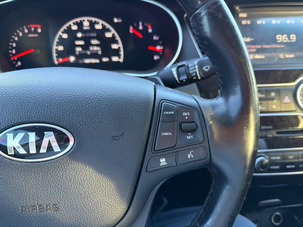 Used 2014 Kia Cadenza Premium w/ Technology Package FWD image 5