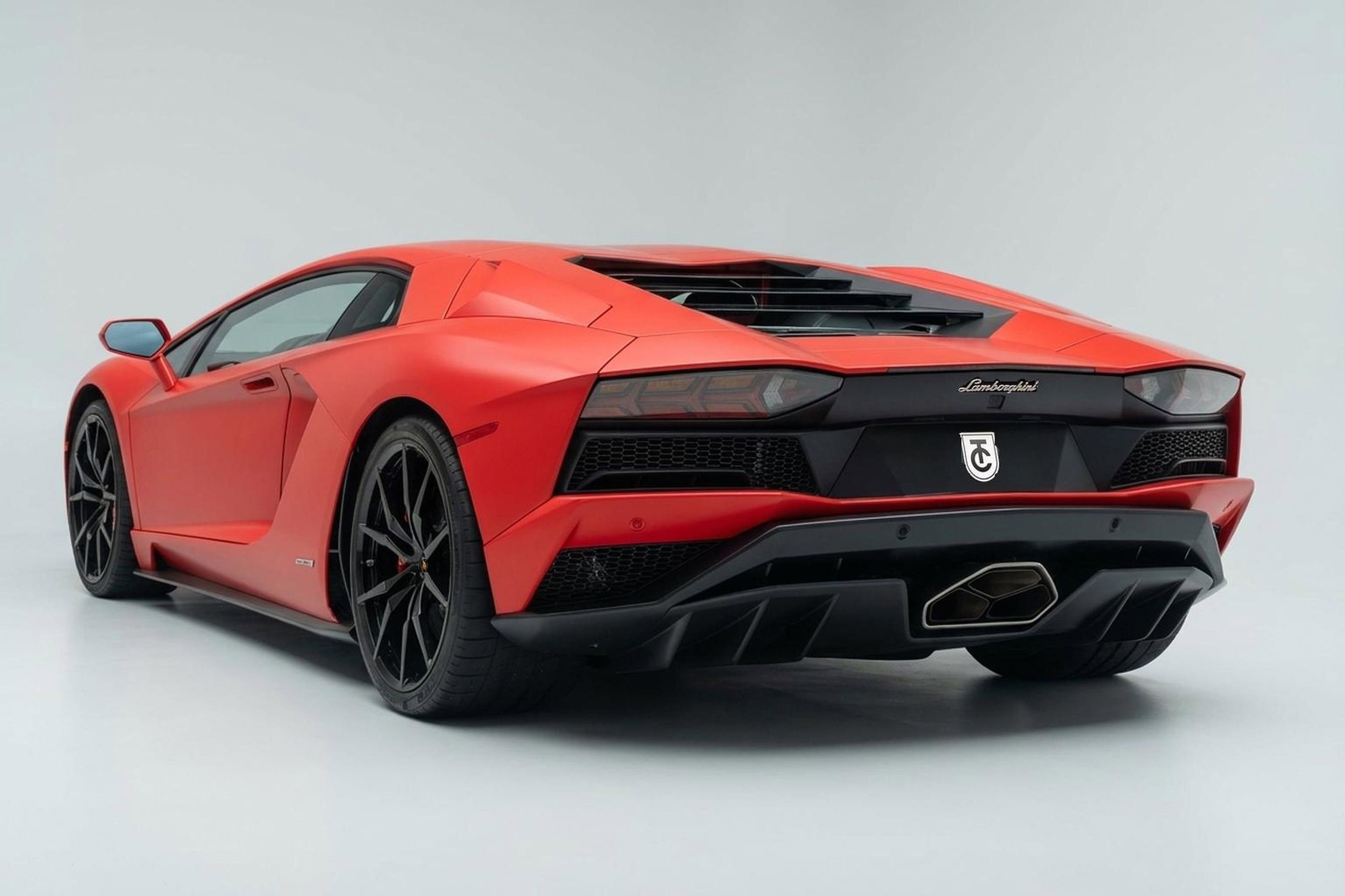 Used 2019 Lamborghini Aventador S image 9