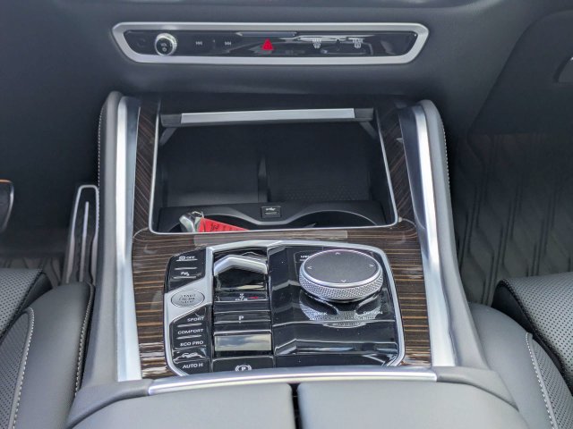 Used 2026 BMW X6 xDrive40i AWD/4WD image 19