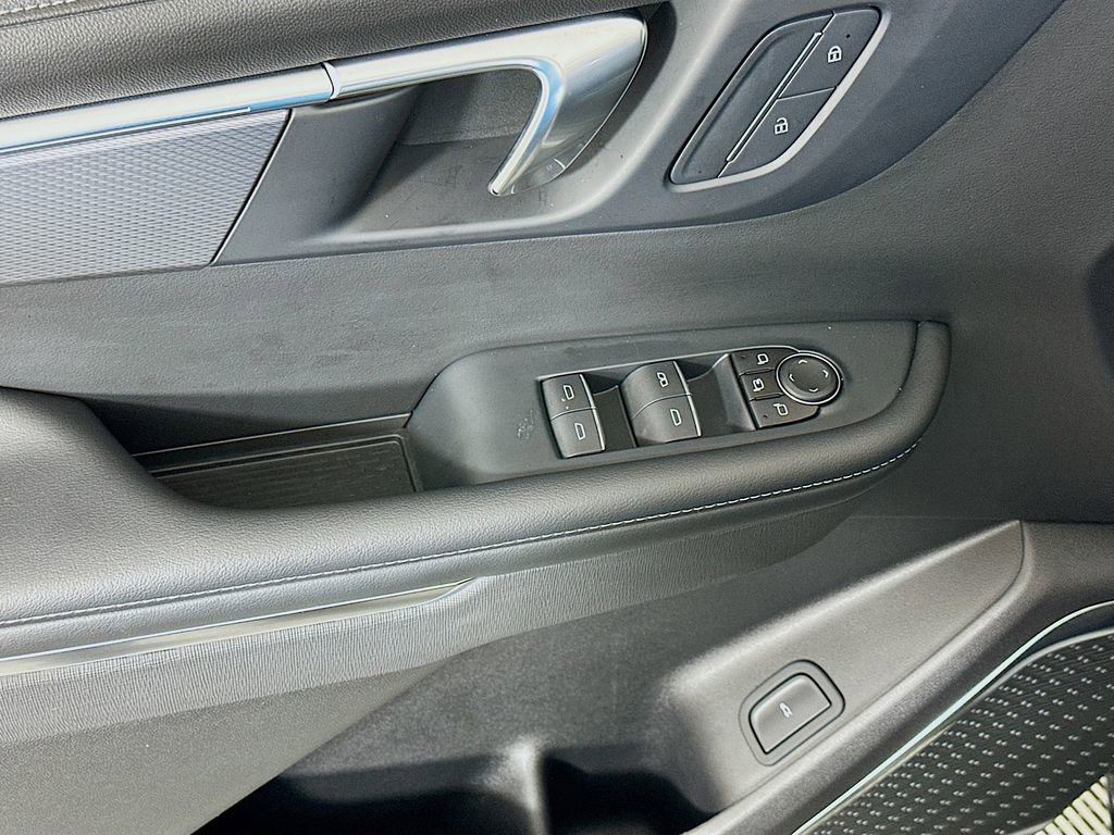 Used 2025 Buick Enclave Sport Touring w/ Super Cruise Package image 18