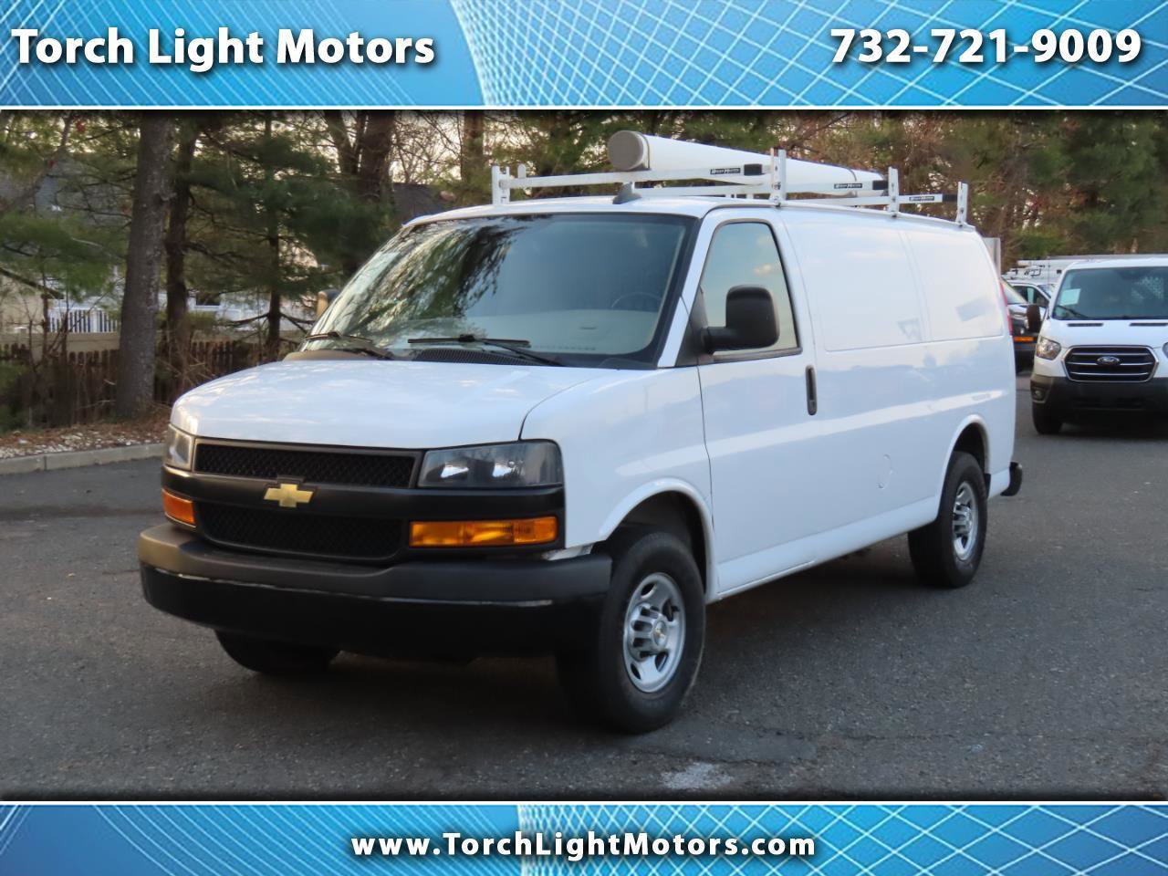 Used 2022 Chevrolet Express 3500 w/ Driver Convenience Package image 1