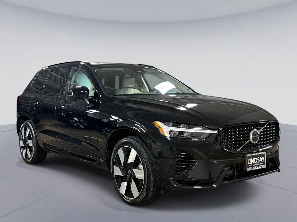 Used 2025 Volvo XC60 T8 Plus w/ Protection Package Premier AWD/4WD image 9