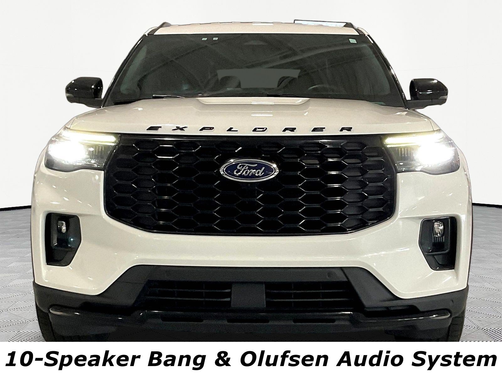 Used 2025 Ford Explorer ST-Line AWD/4WD image 2
