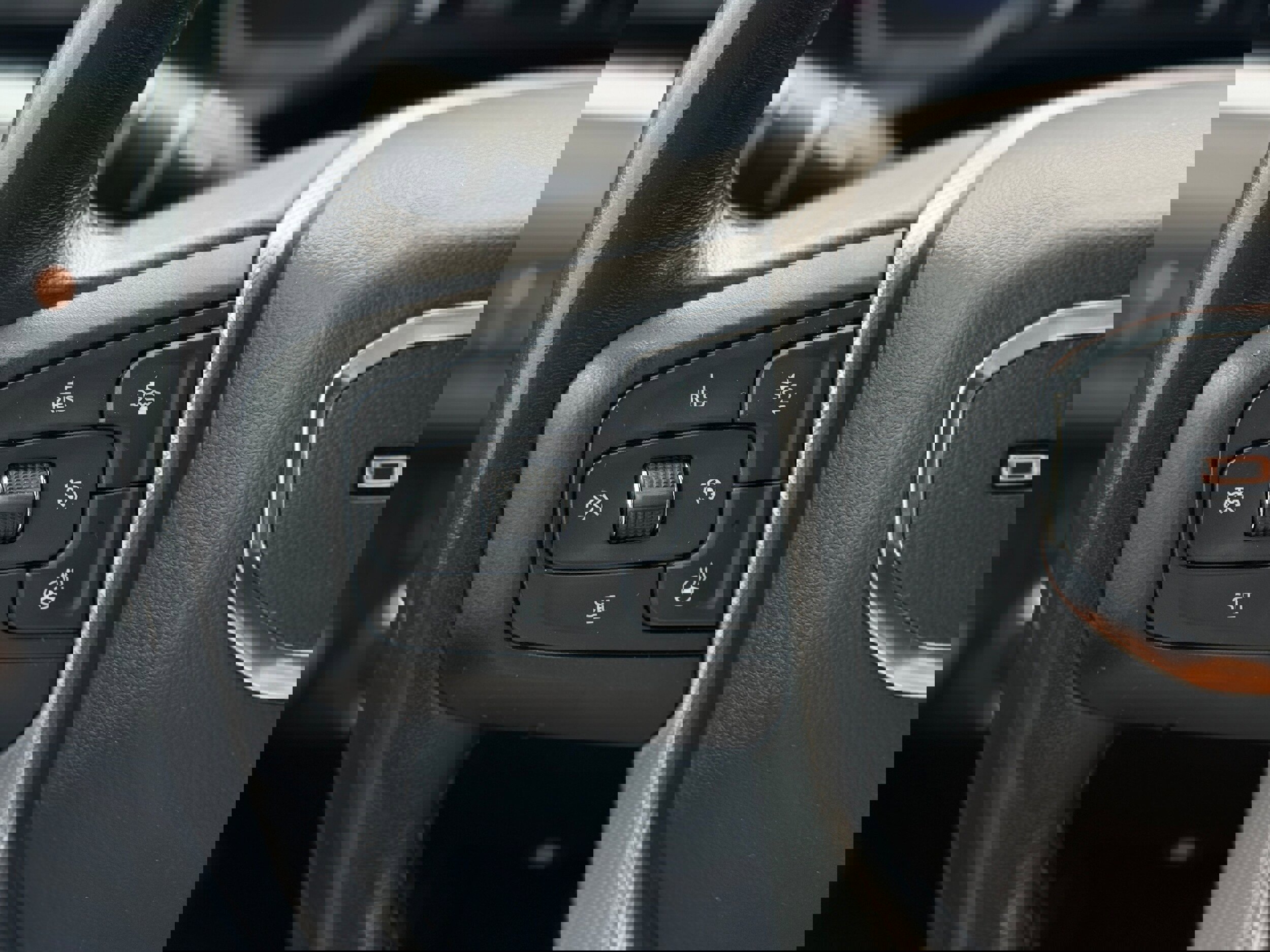 Used 2021 GMC Yukon Denali w/ Denali Premium Package image 15