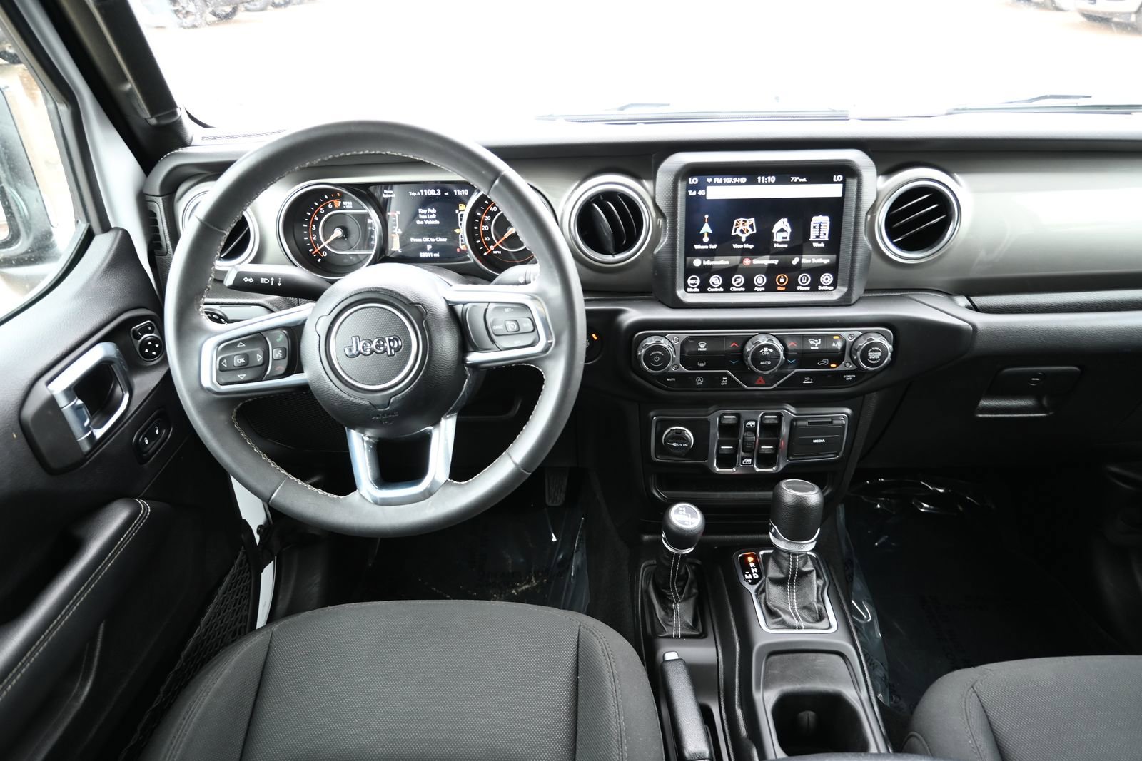 Used 2023 Jeep Gladiator Overland image 17