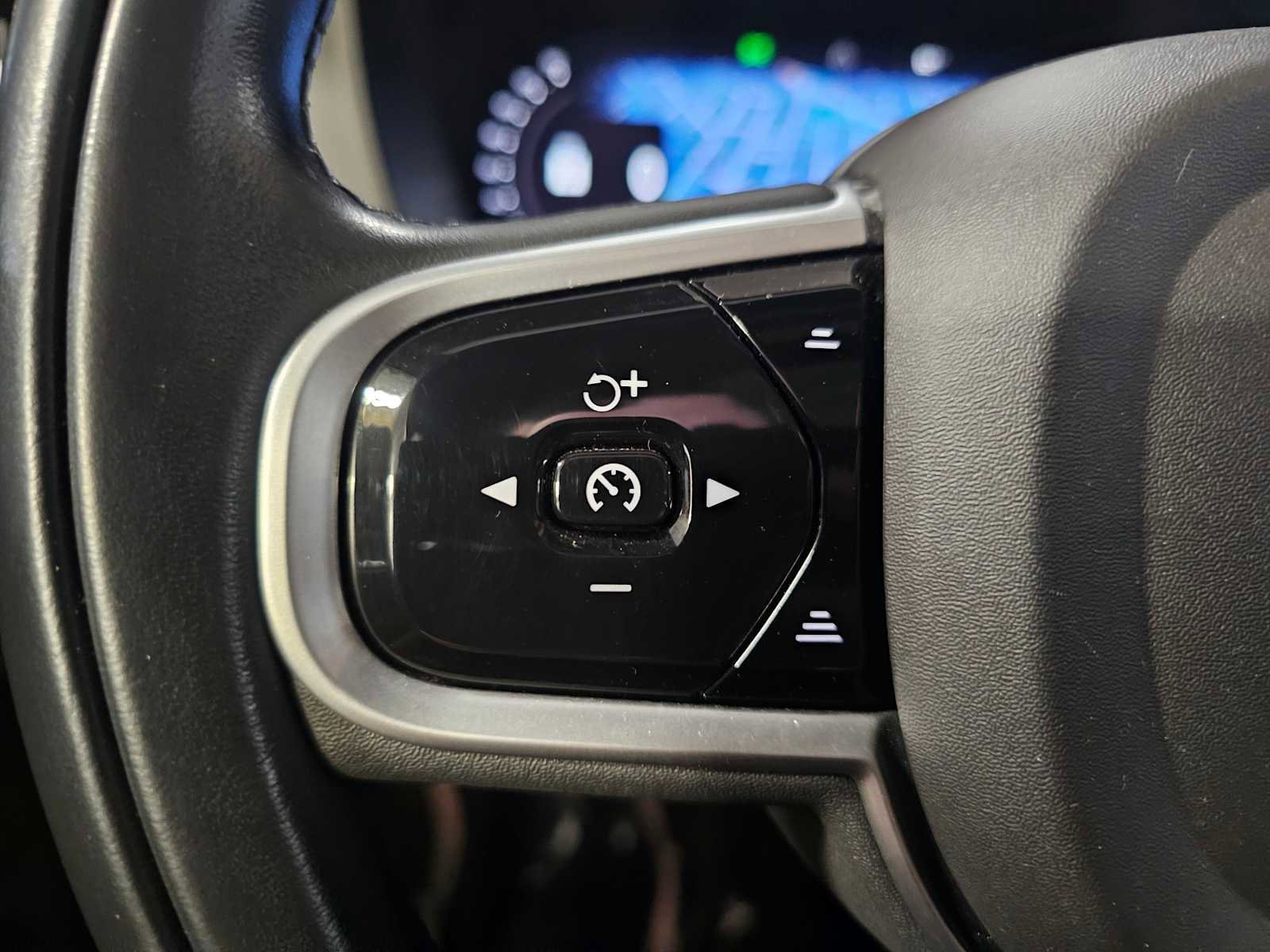 Used 2022 Volvo XC60 B5 Inscription w/ Advanced Package AWD/4WD image 19