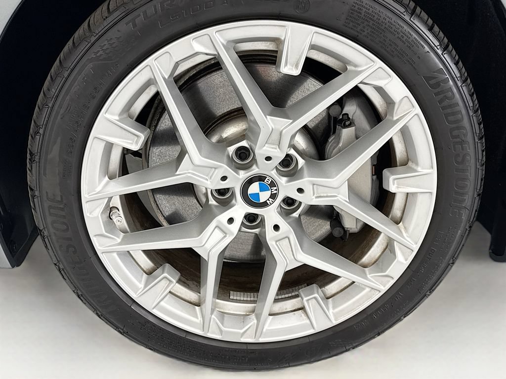 Used 2025 BMW 330i xDrive Sedan w/ M Sport Package AWD/4WD image 29