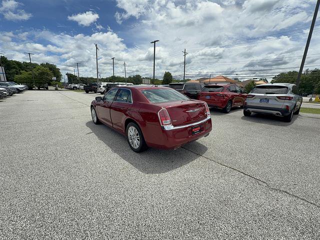 Used 2014 Chrysler 300 AWD w/ Driver Convenience Group image 3