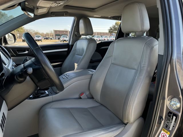 Used 2019 Toyota Highlander XLE image 17