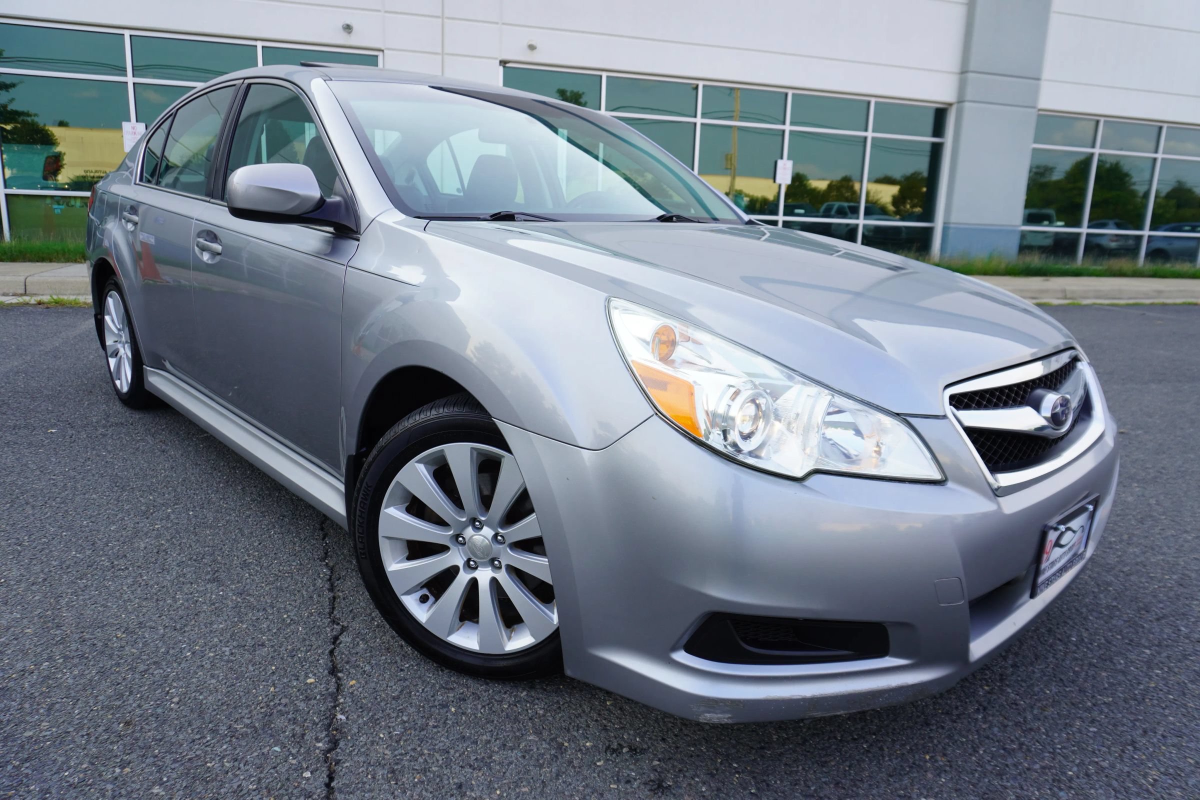 Used 2010 Subaru Legacy 2.5i Limited AWD/4WD image 1
