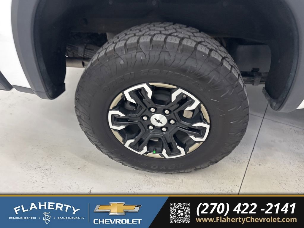 Used 2024 Chevrolet Silverado 1500 ZR2 w/ Technology Package image 16