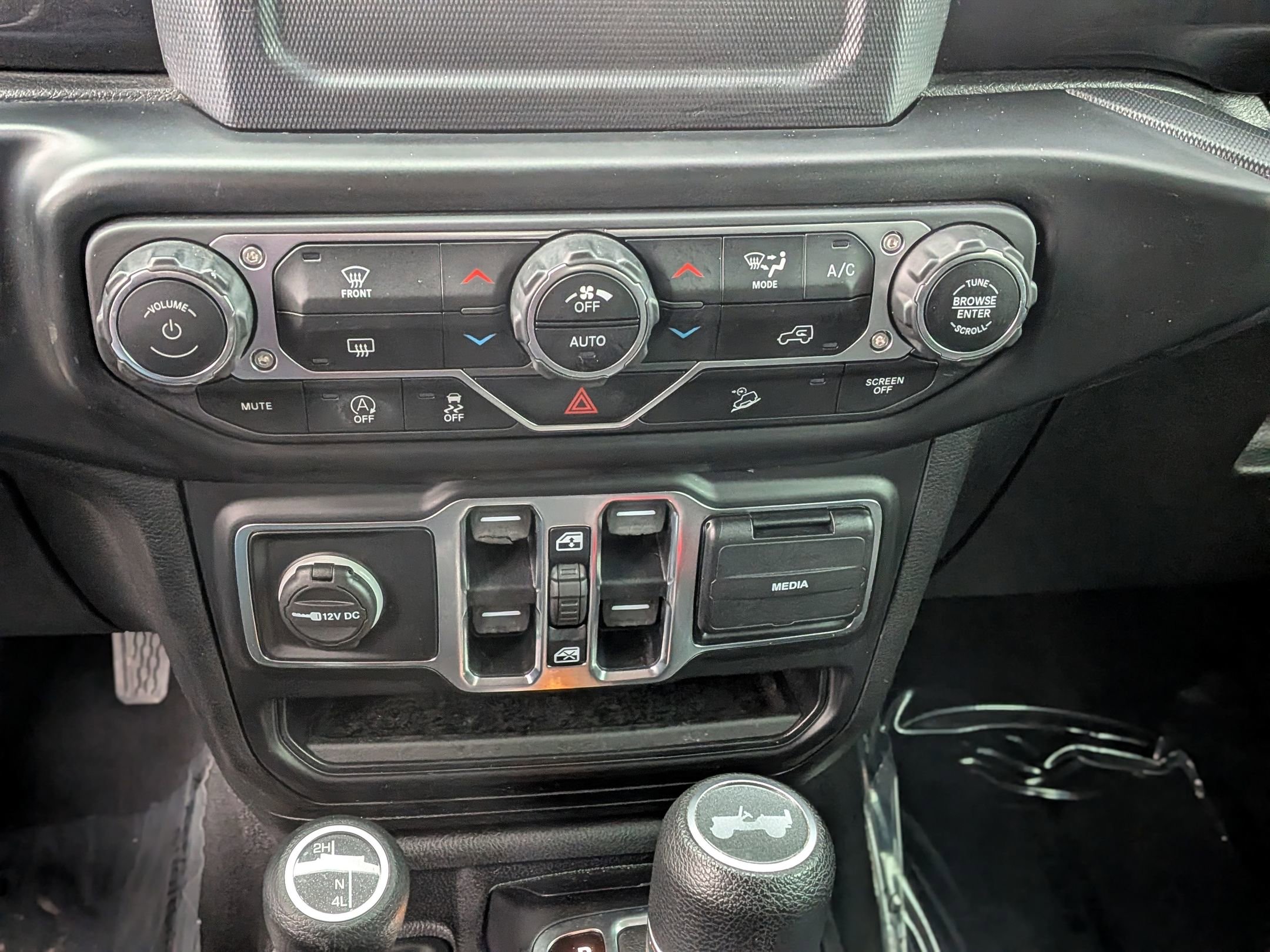 Used 2020 Jeep Wrangler Unlimited Sport image 29