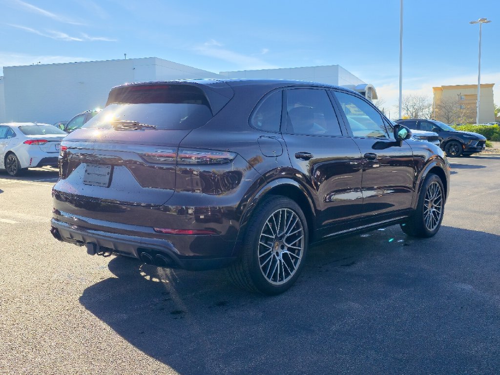 Used 2023 Porsche Cayenne Platinum Edition AWD/4WD image 7