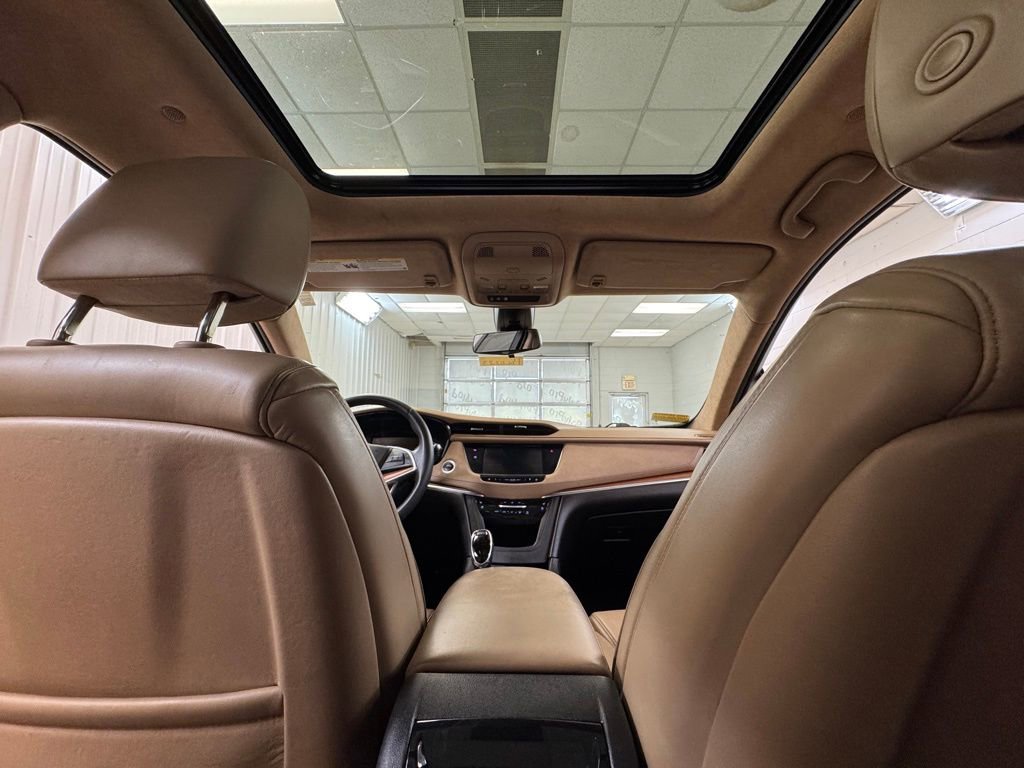 Used 2017 Cadillac XT5 Platinum w/ Driver Assist Package image 22