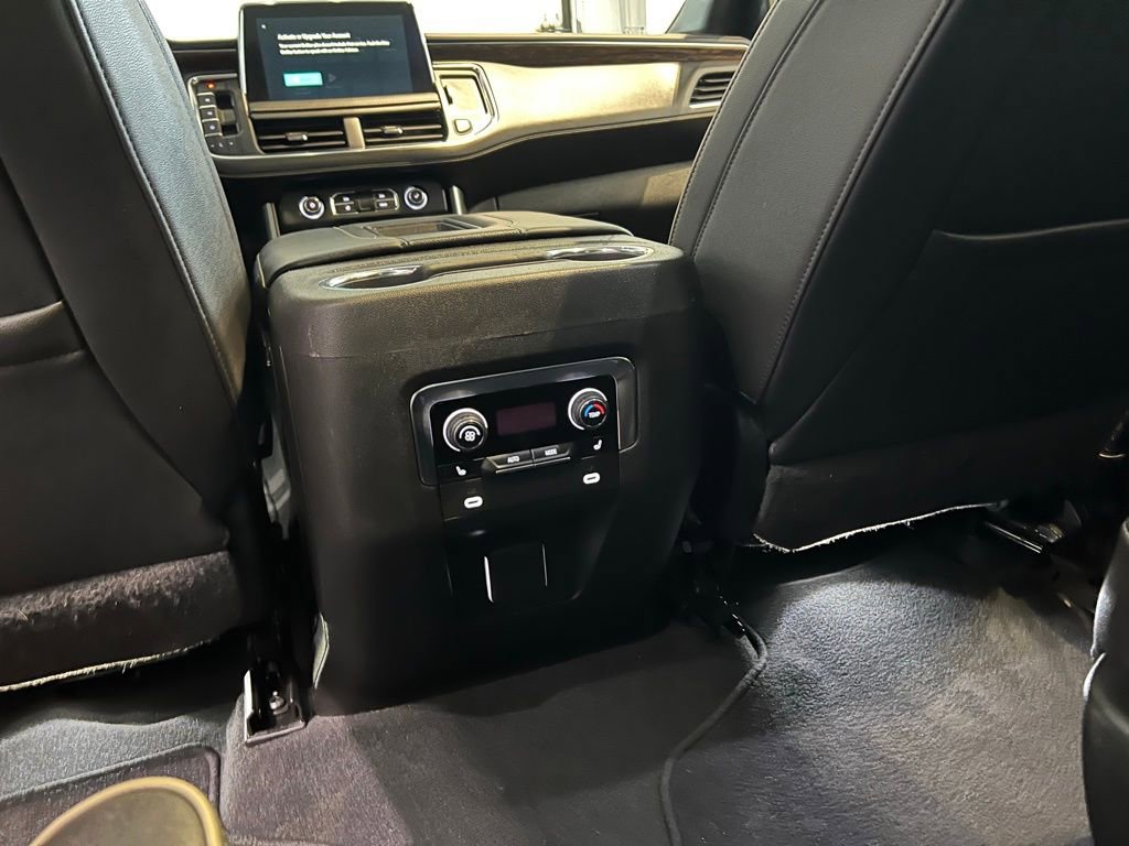 Used 2022 Chevrolet Tahoe Premier AWD/4WD image 23