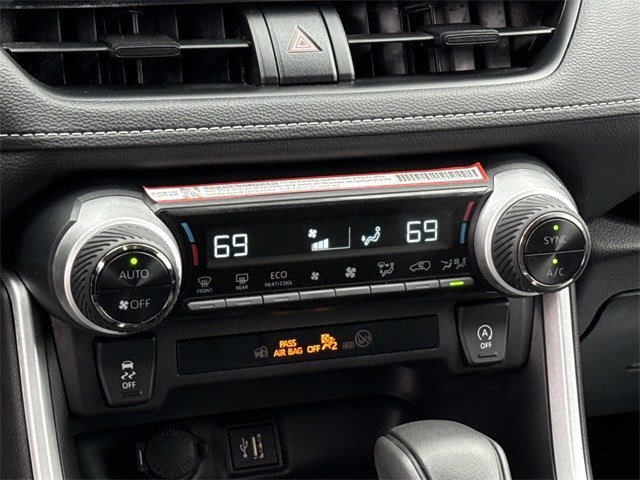 Used 2025 Toyota RAV4 XLE image 22