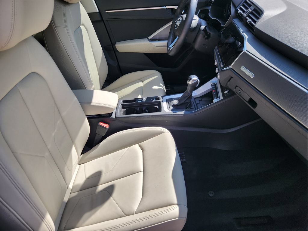 Certified 2024 Audi Q3 2.0T Premium w/ Convenience Package AWD/4WD image 16