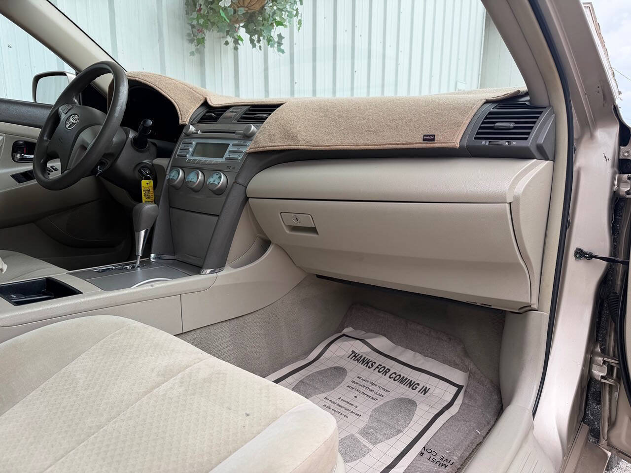 Used 2009 Toyota Camry LE FWD image 13