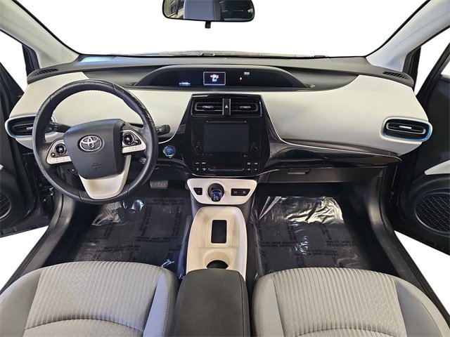 Used 2017 Toyota Prius Three image 9