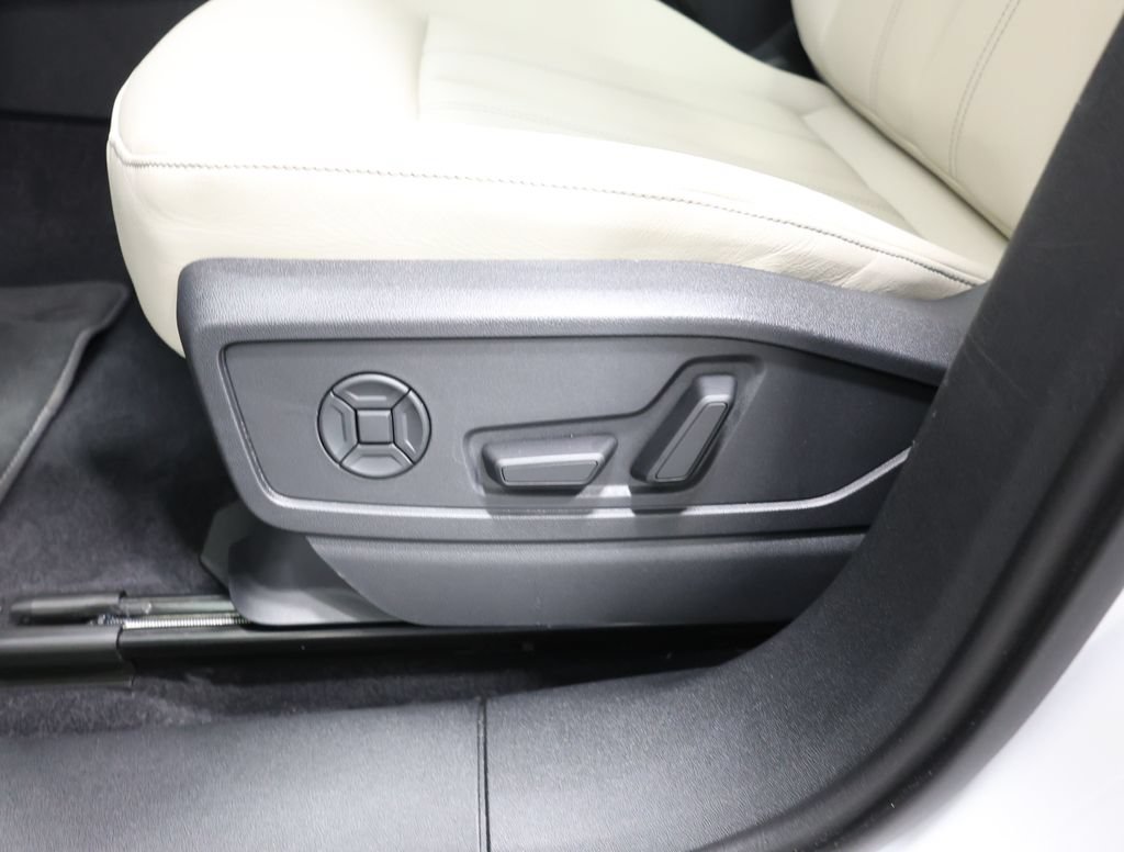 Used 2025 Audi Q5 Premium w/ Convenience Package AWD/4WD image 14
