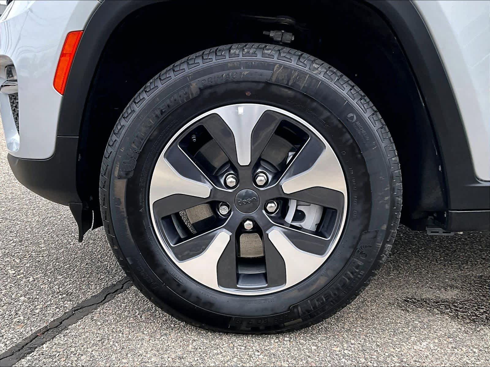 Used 2024 Jeep Grand Cherokee Limited 4xe image 7