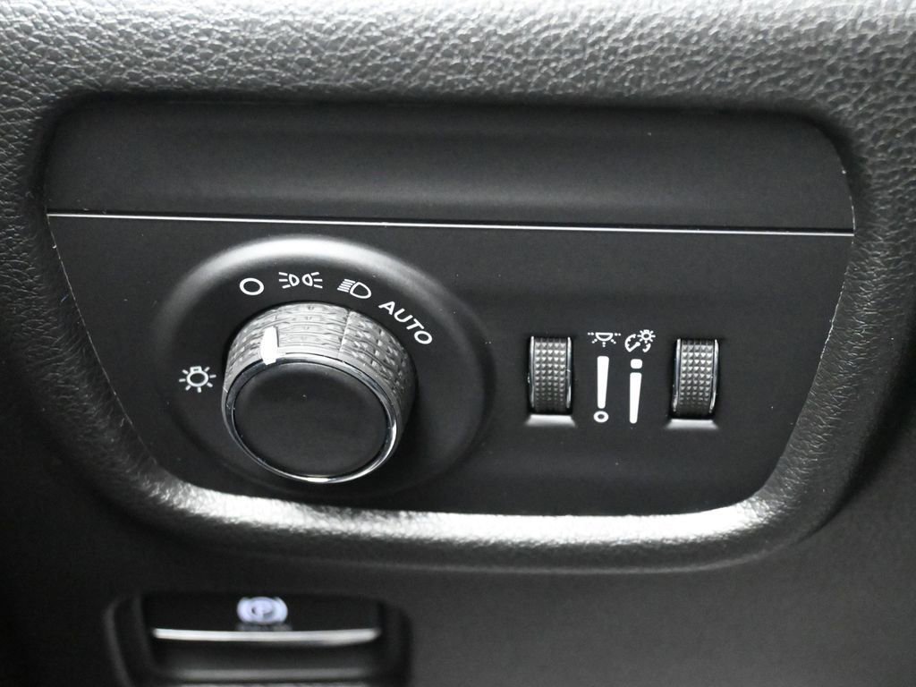 New 2026 Jeep Grand Cherokee Laredo image 24