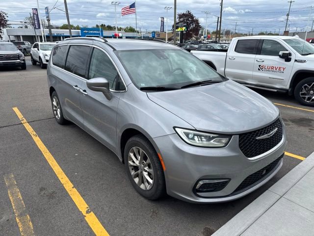 Used 2021 Chrysler Pacifica Touring-L AWD/4WD image 2