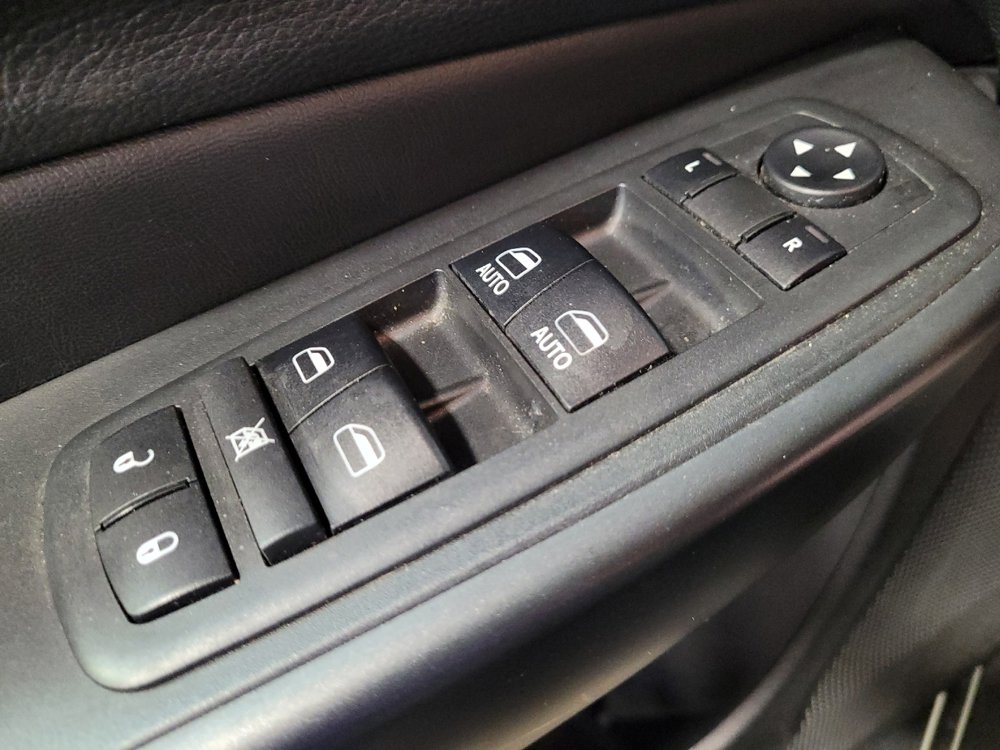 Used 2019 Jeep Cherokee Trailhawk image 27